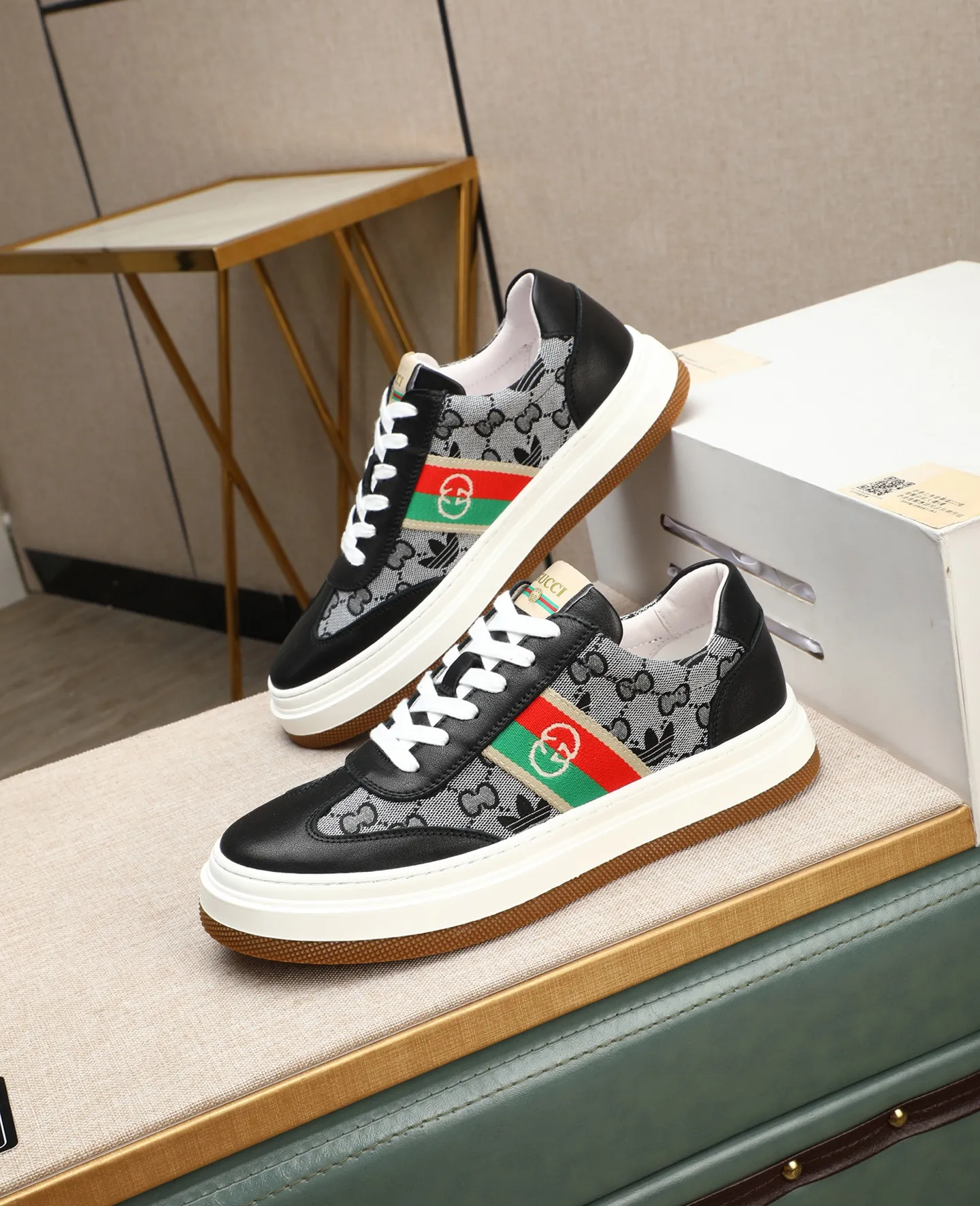 Men's shoes 💰420 GUCCI🔍🔍The latest model is available at the counter simultaneously. Original calfskin imported from Italy, genuine leather lining, (high-end, extravagant and classy) with exquisite workmanship. Sole: Original sole provided by the original factory. ⚠Exclusive double-layer movable molded sole is super comfortable⚠. Photographed in real life. 🎬The real thing is better. 🔍🔍"High quality·Follow the order" code number 38-44